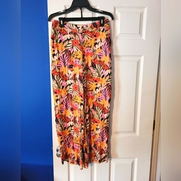 LOFT Pants - SUMMER pants ☀️ 🏖